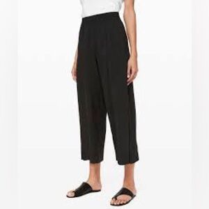 Lululemon Black Wanderer Culotte Wide Leg Crop Pants Size 8